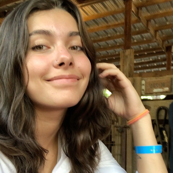 Meet your Posher, Lydia - Picture 1 of 1